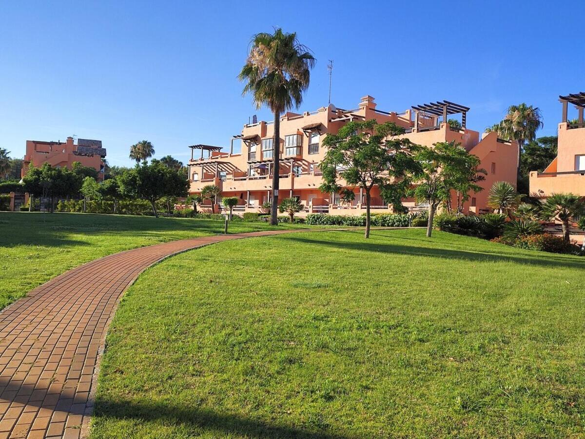 Casares Del Sol Apartment ภายนอก รูปภาพ